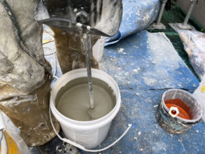 ペイントウォールのHip漆喰攪拌作業