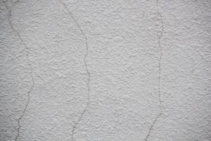 外壁に発生した細かなひび割れ（ヘアクラック）の状態｜外壁塗装ペイントウォール