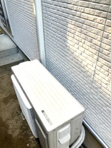 西宮市　外壁塗装後　ペイントウォール