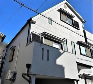 伊丹市　外壁塗装後　ペイントウォール