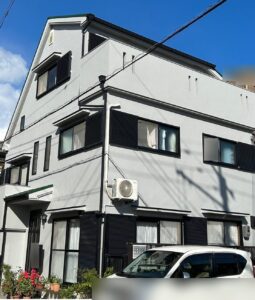 伊丹市　外壁塗装後　ペイントウォール