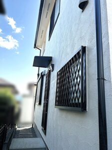 川西市外壁塗装後　ペイントウォール施工事例